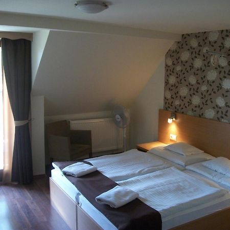 Hotel Viktoria Balatonalmádi Εξωτερικό φωτογραφία
