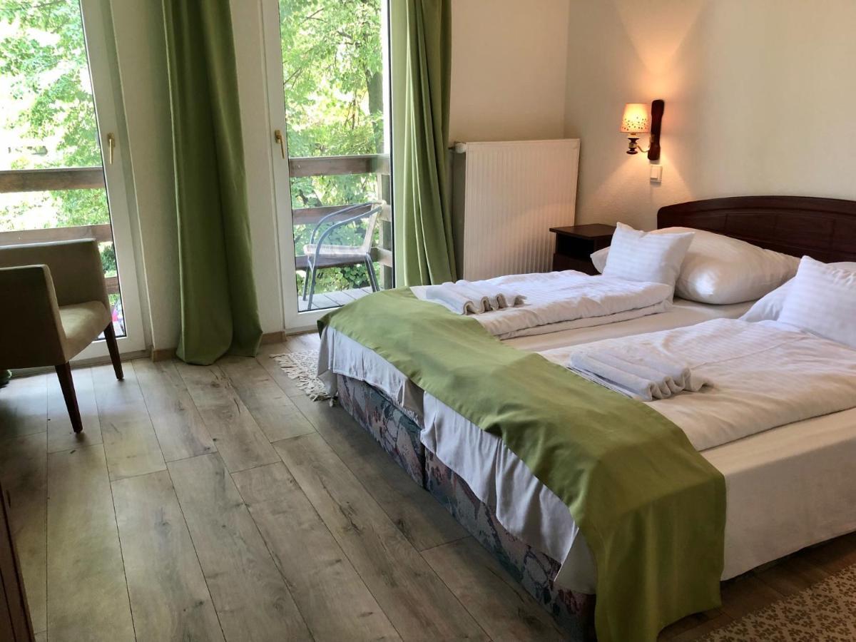 Hotel Viktoria Balatonalmádi Εξωτερικό φωτογραφία