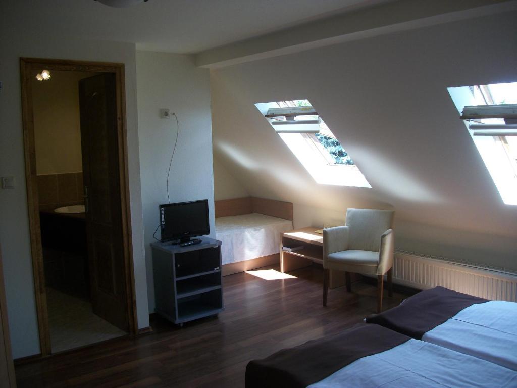 Hotel Viktoria Balatonalmádi Δωμάτιο φωτογραφία
