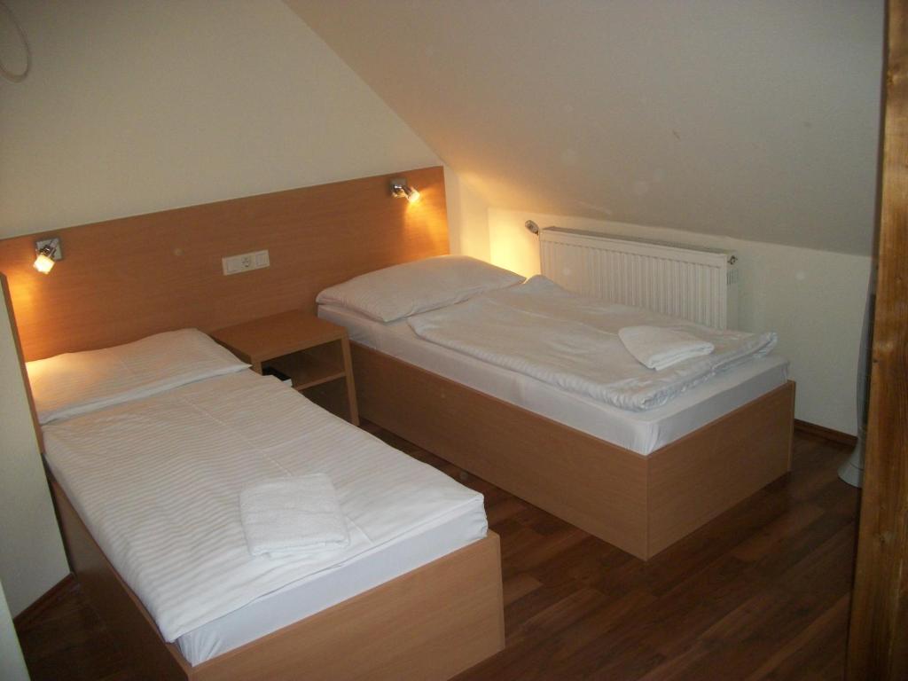 Hotel Viktoria Balatonalmádi Δωμάτιο φωτογραφία