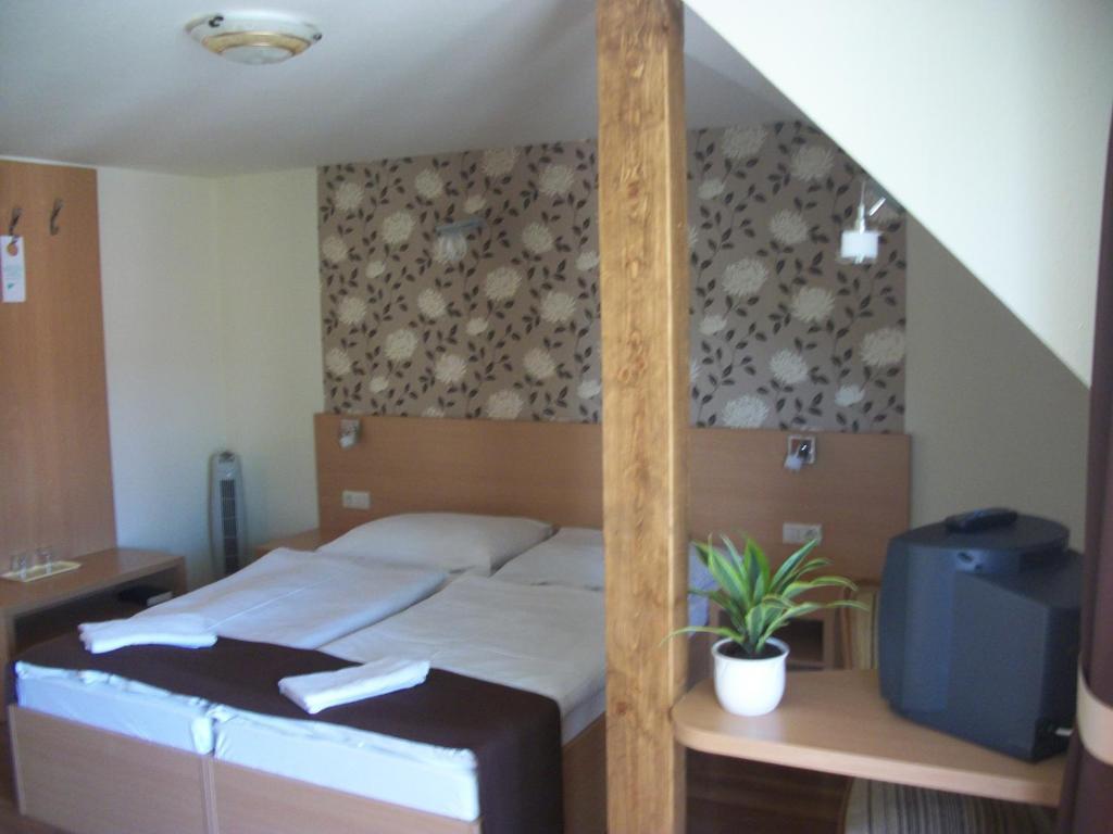 Hotel Viktoria Balatonalmádi Δωμάτιο φωτογραφία