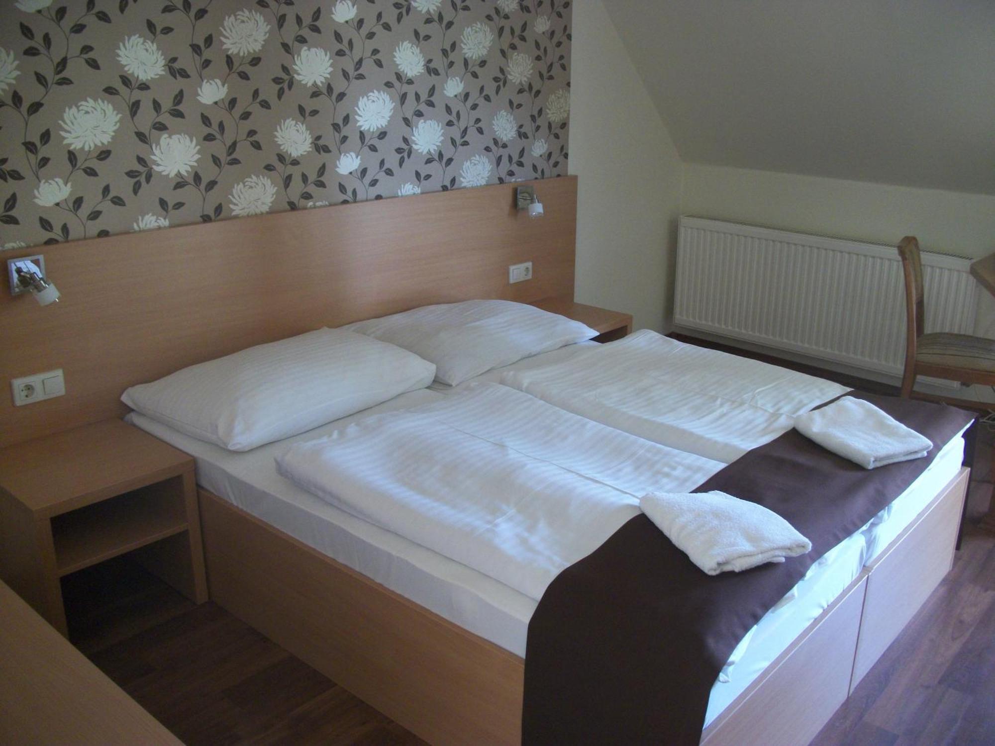 Hotel Viktoria Balatonalmádi Εξωτερικό φωτογραφία