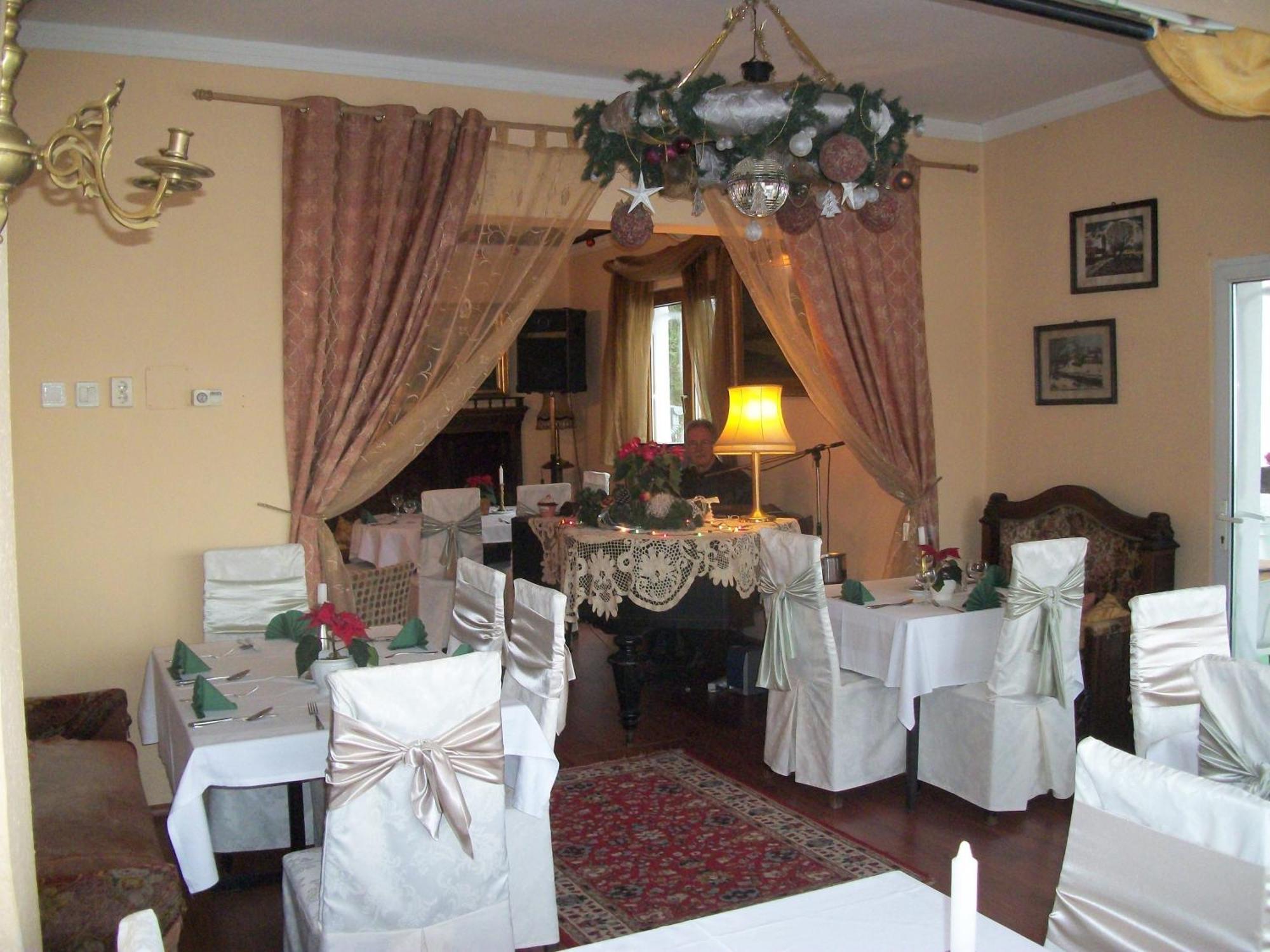 Hotel Viktoria Balatonalmádi Εξωτερικό φωτογραφία