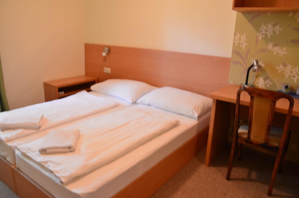 Hotel Viktoria Balatonalmádi Εξωτερικό φωτογραφία
