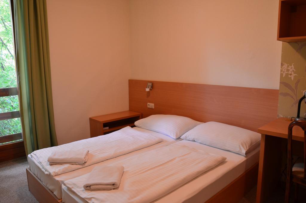 Hotel Viktoria Balatonalmádi Εξωτερικό φωτογραφία